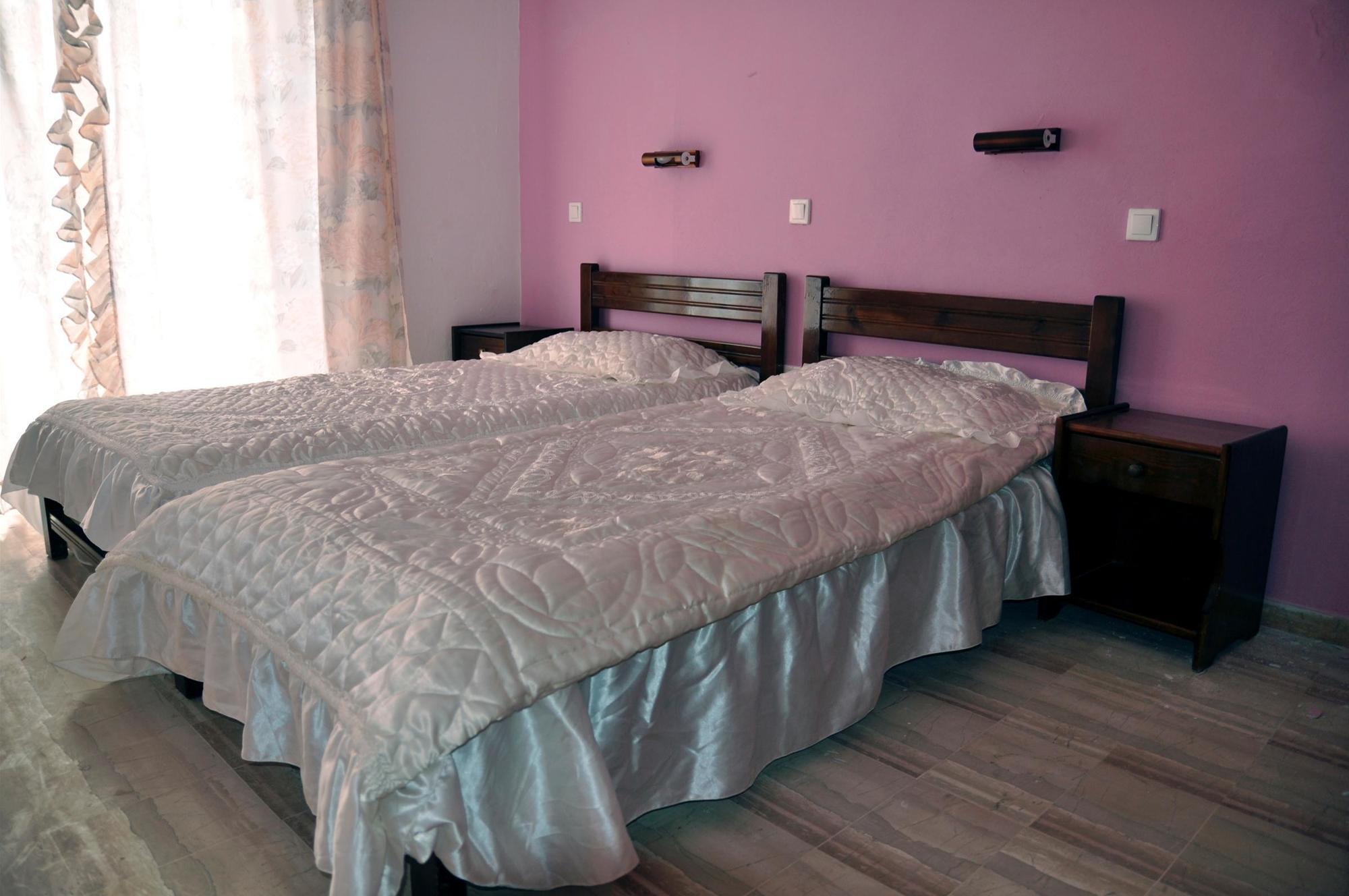 Makis Studios And Apartments روذا المظهر الخارجي الصورة