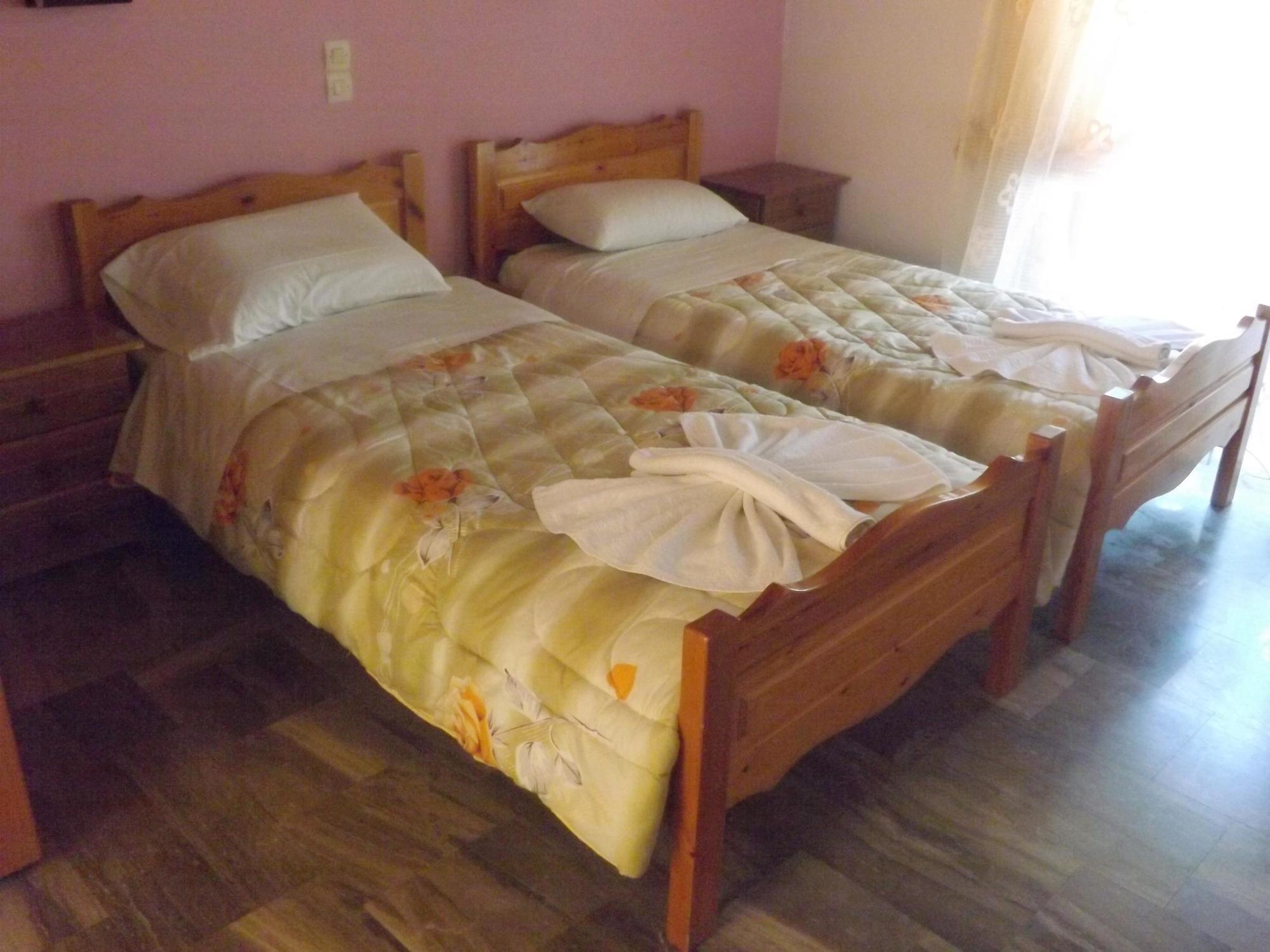 Makis Studios And Apartments روذا المظهر الخارجي الصورة